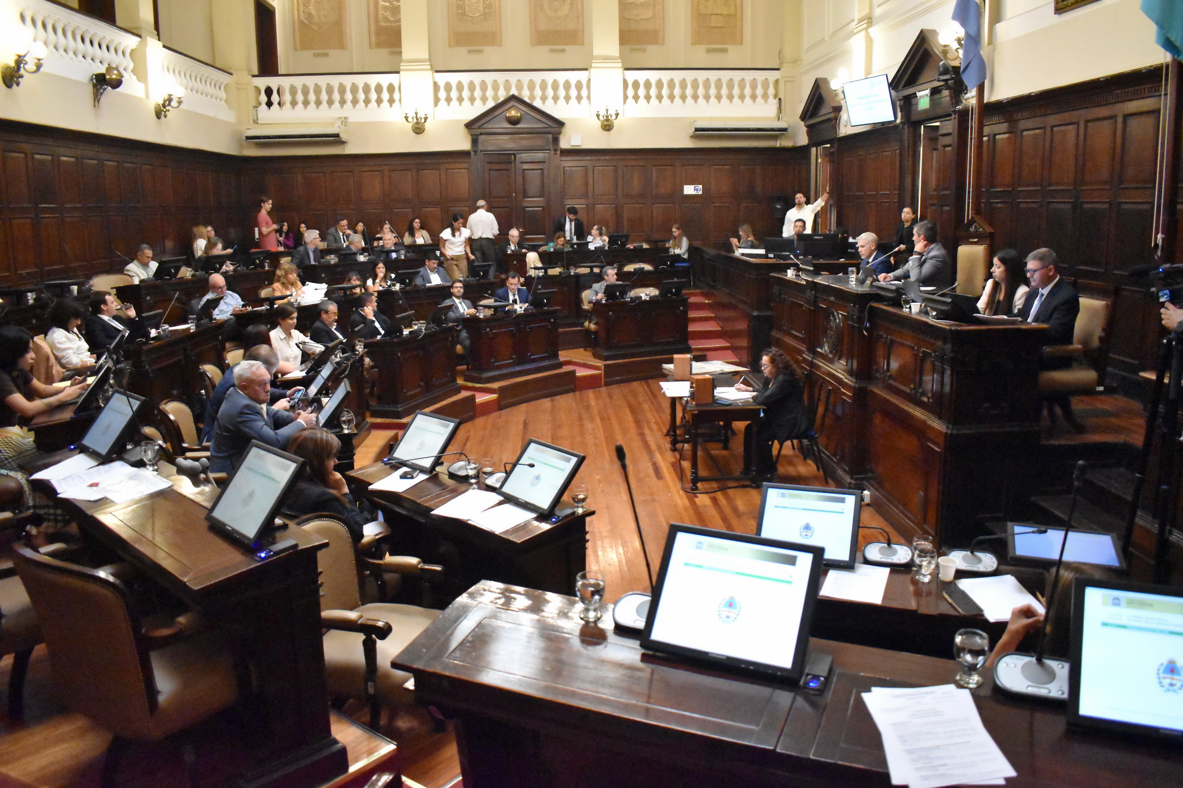 Resoluciones aprobadas por Diputados en la Sesión del 01 de abril de 2026