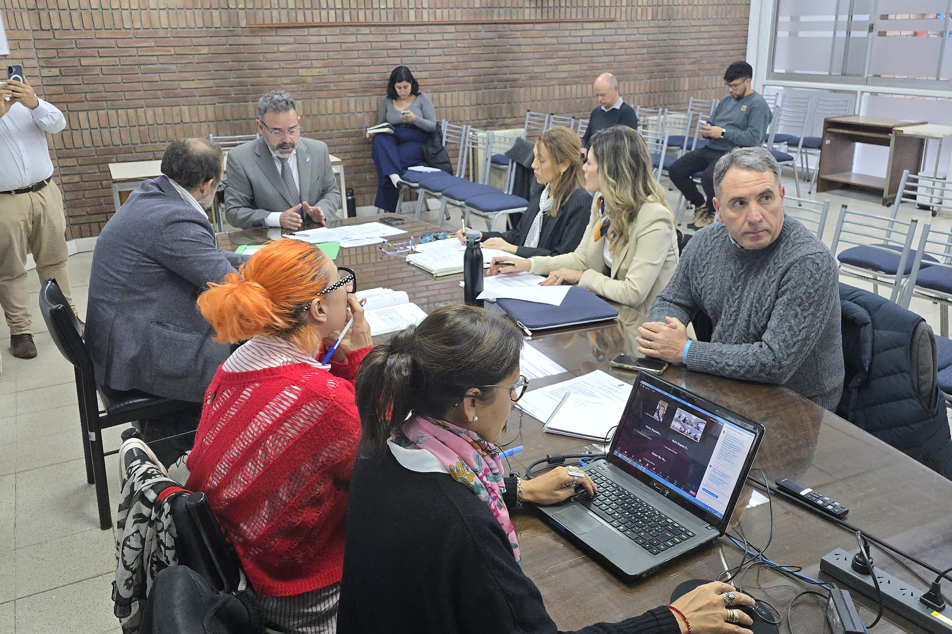 Acuerdo de reuniones y reorganización del trabajo en Relaciones Internacionales