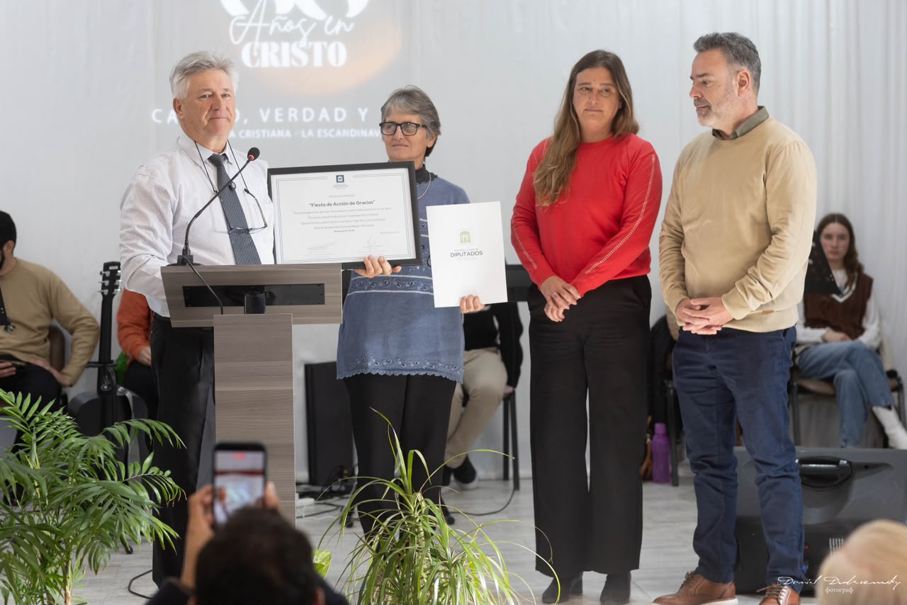 Distinción legislativa a la Fiesta de Acción de Gracias de la Iglesia Pentecostal de Bowen